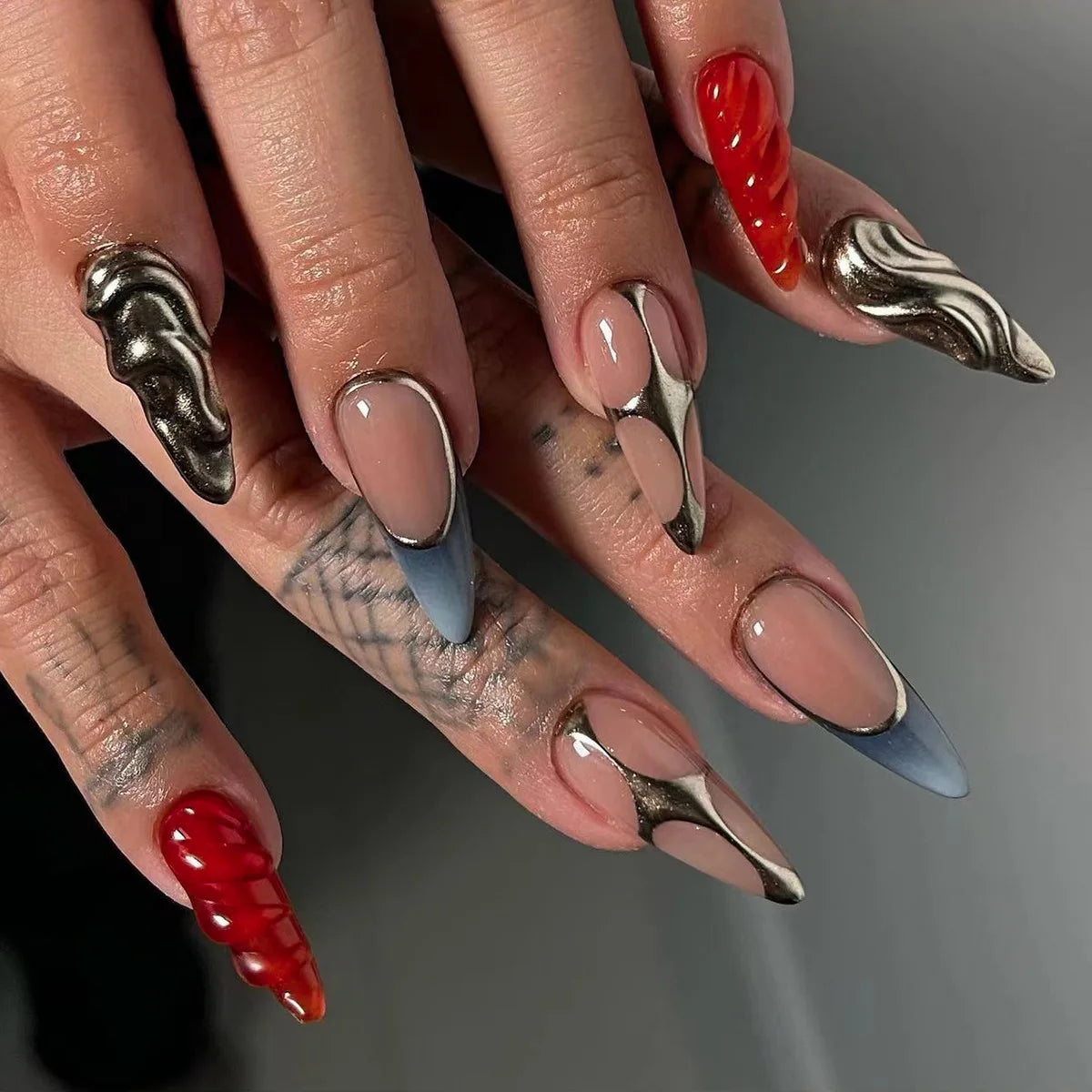 Faux ongles press-on noirs design artistique – Motifs graphiques, effet 3D, style audacieux