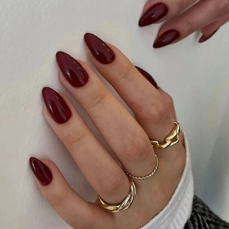 Faux ongles press-on courts French unis – Look naturel, pose rapide avec gel adhésif
