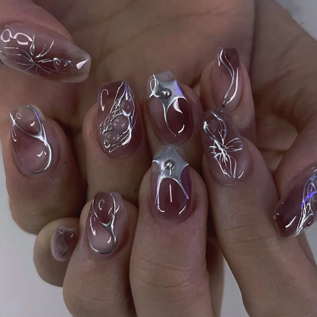 Faux ongles press-on décorés – Strass, nœuds & designs argentés – 24 pièces