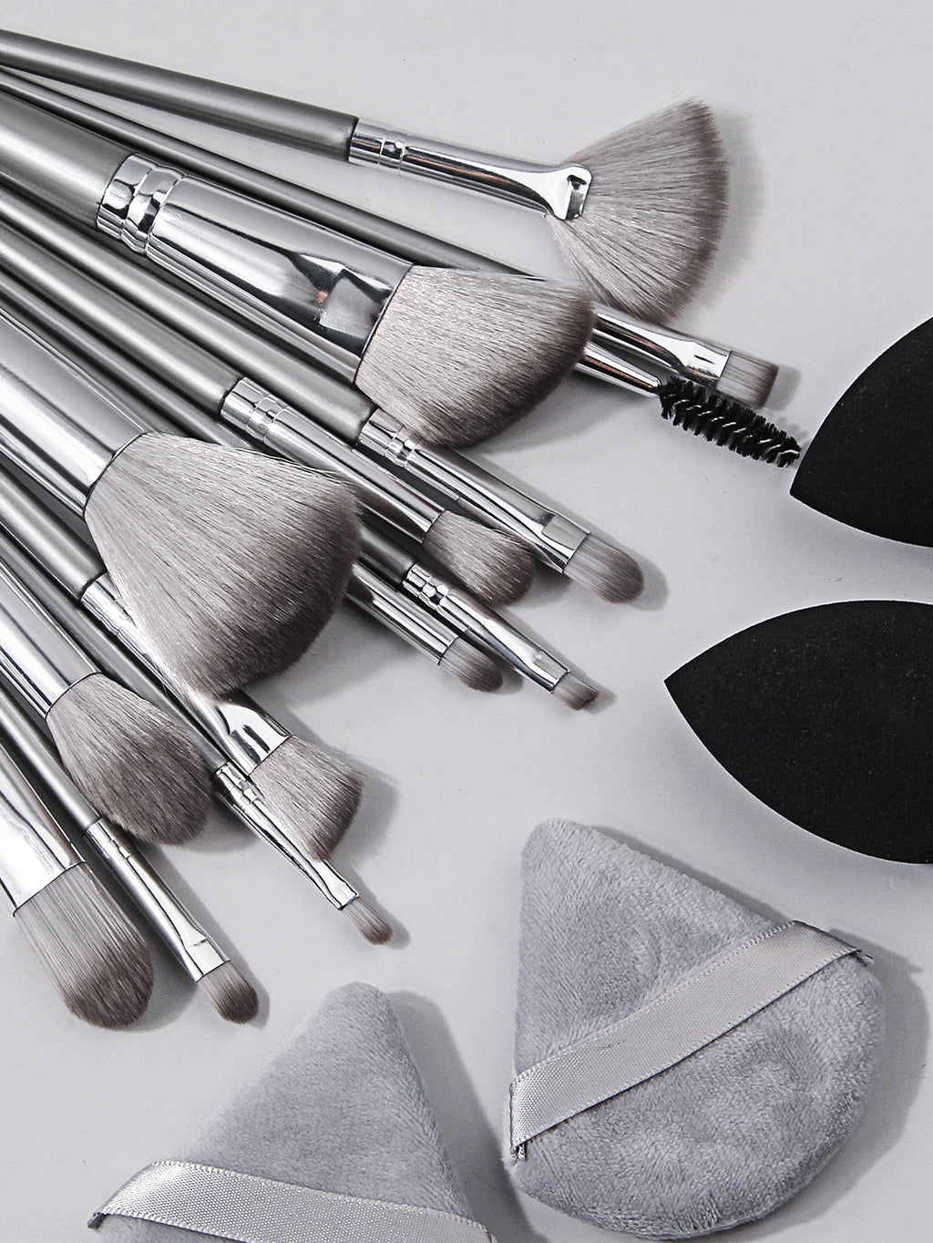 Set de pinceaux maquillage professionnel 14 pièces + éponges – Application précise & finition naturelle