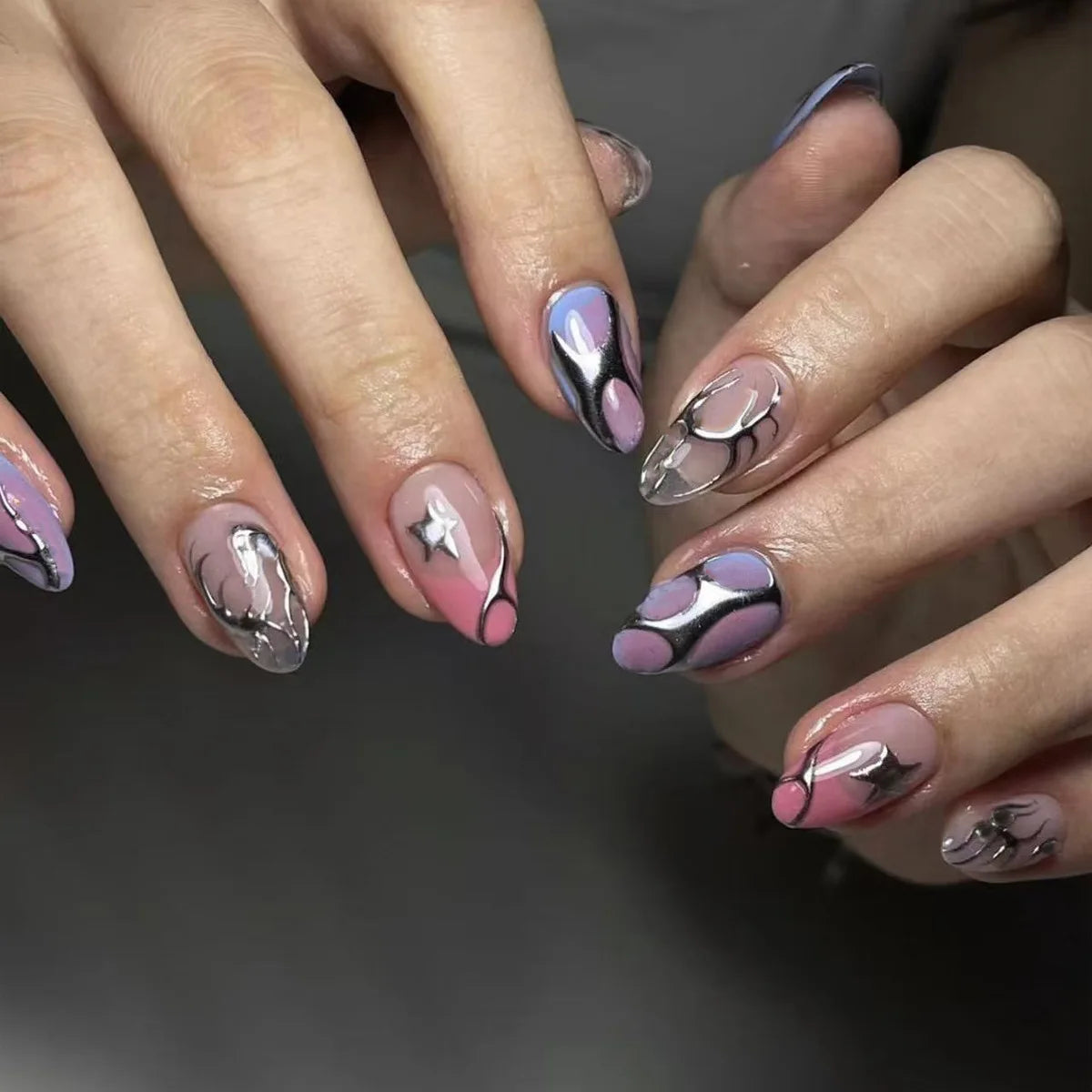 Faux ongles press-on décorés – Strass, nœuds & designs argentés – 24 pièces