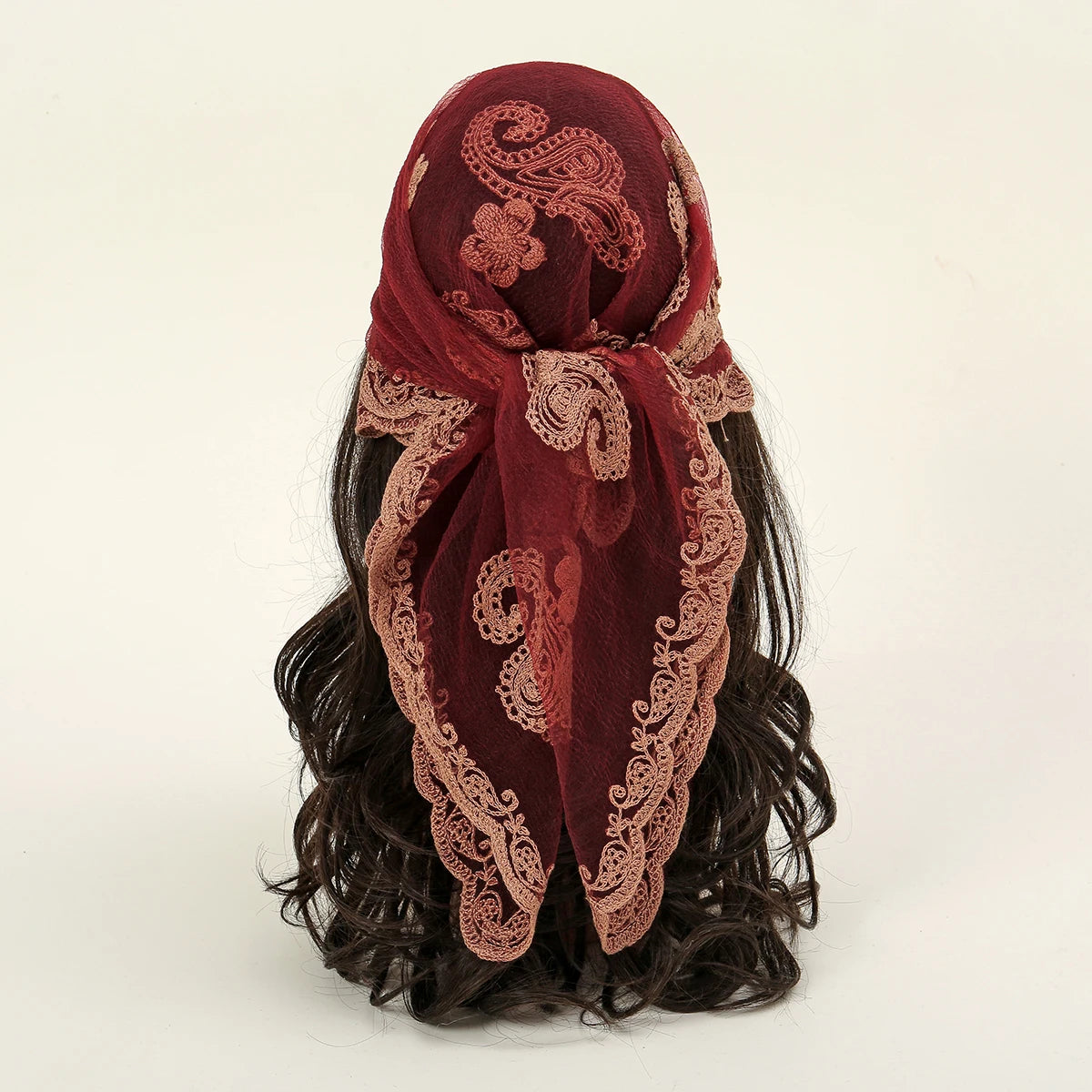 Foulard bandana carré en dentelle paisley – Écharpe légère et élégante femme