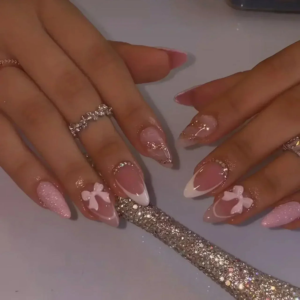 24 Faux ongles press-on design – Capsules ongulaires élégantes, plusieurs formes et styles