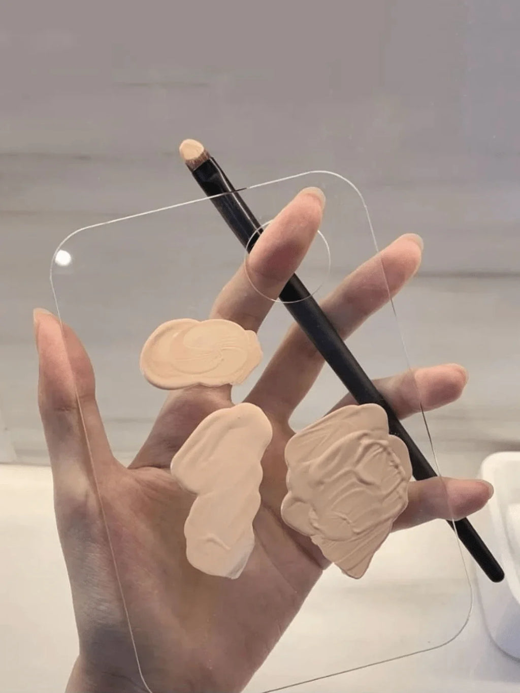 Palette de mélange maquillage en acrylique avec spatule – Fond de teint, fards & pigments