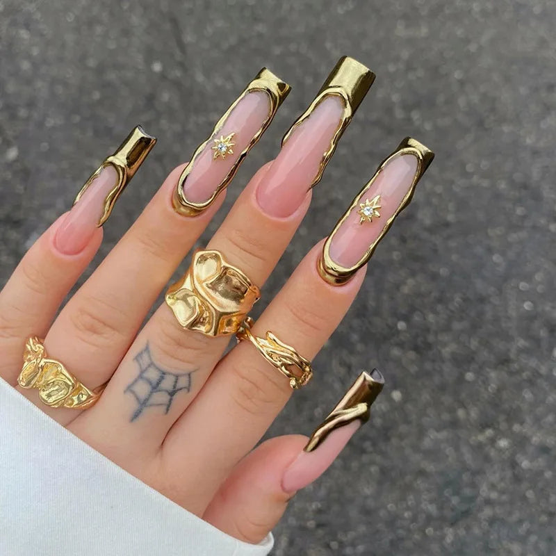 Faux ongles press-on design fantaisie – Effet French, motifs 3D, plusieurs styles