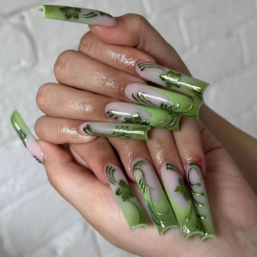 Faux ongles press-on design fantaisie – Effet French, motifs 3D, plusieurs styles