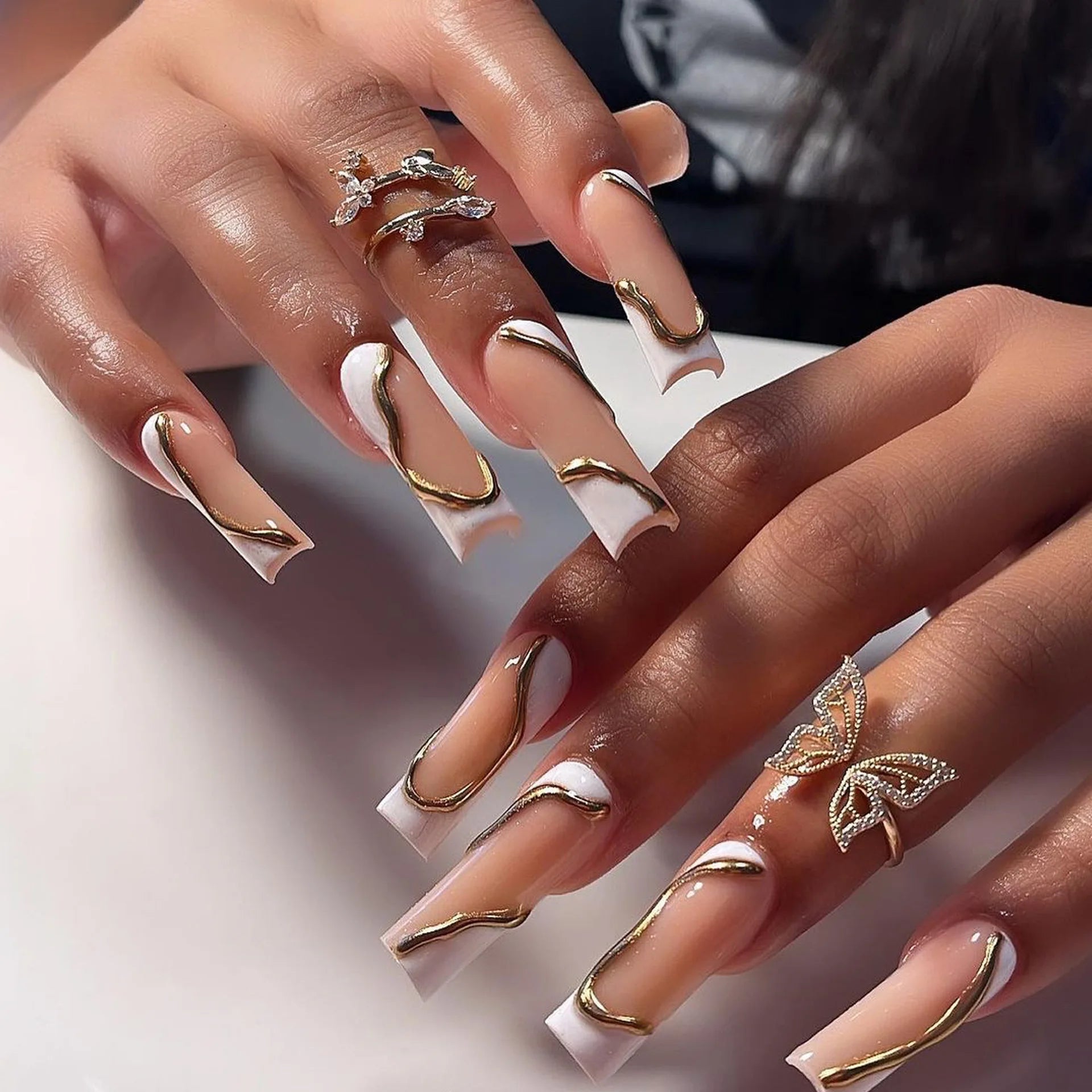 Faux ongles press-on design fantaisie – Effet French, motifs 3D, plusieurs styles