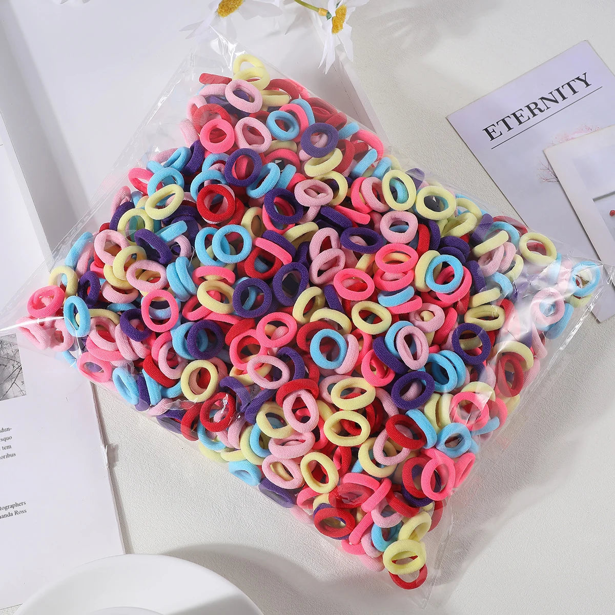 Élastiques cheveux colorés – Lot de 100 mini chouchous nylon – Attaches cheveux sans métal pour filles et enfants