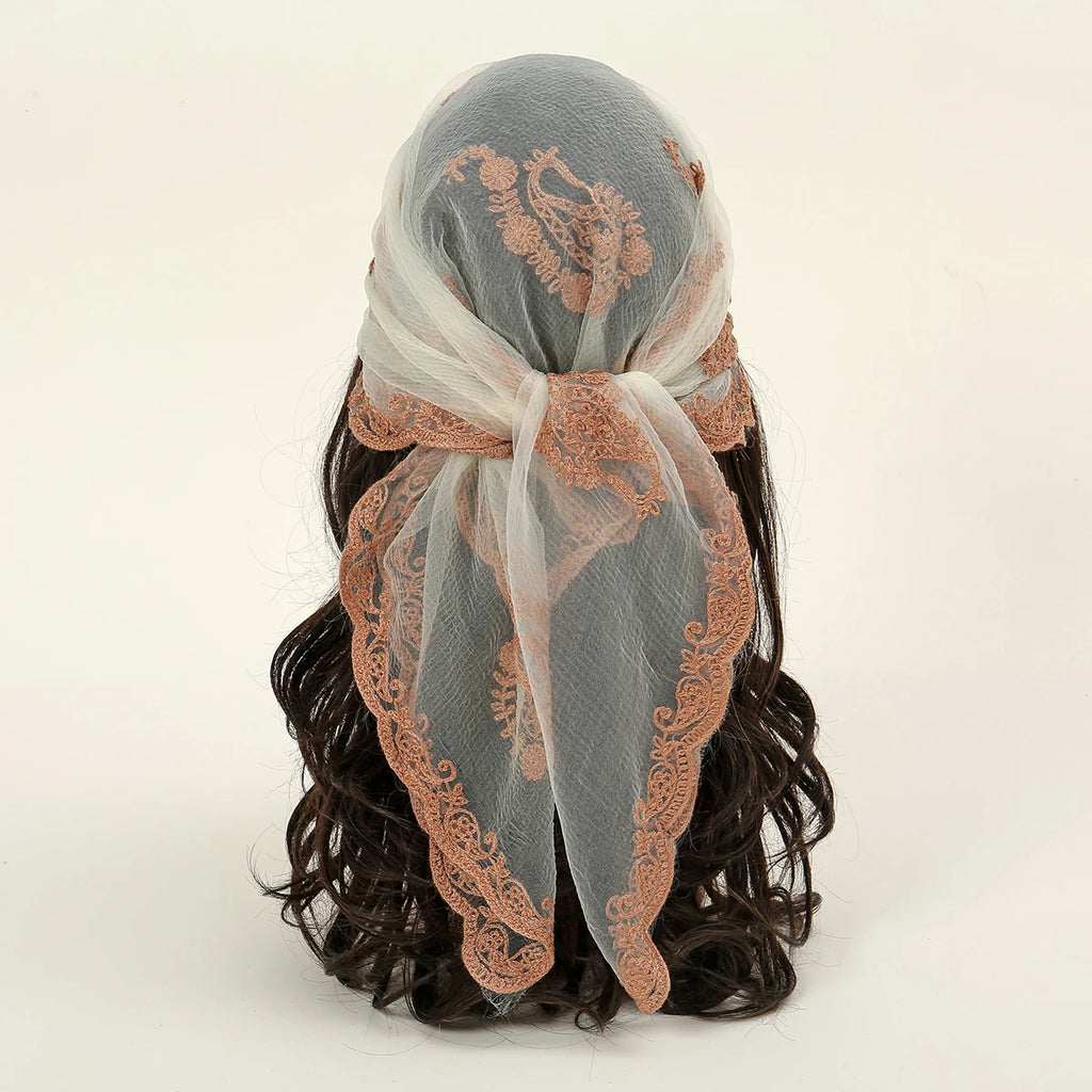 Foulard bandana carré en dentelle paisley – Écharpe légère et élégante femme