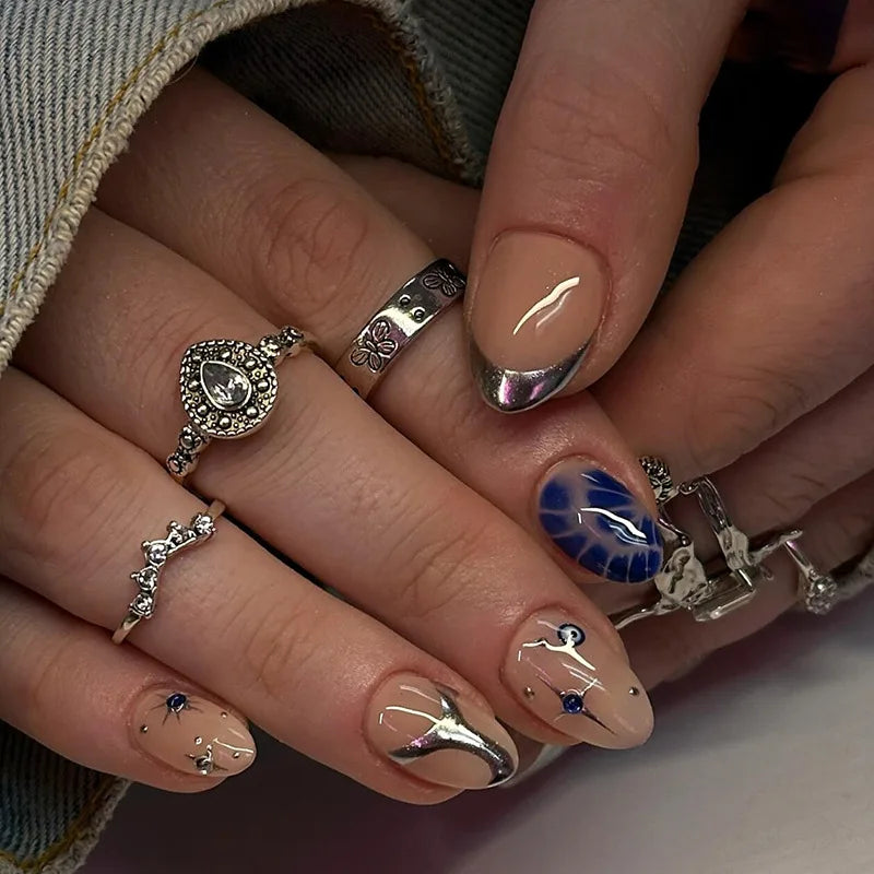 Faux ongles press-on décorés – Strass, nœuds & designs argentés – 24 pièces