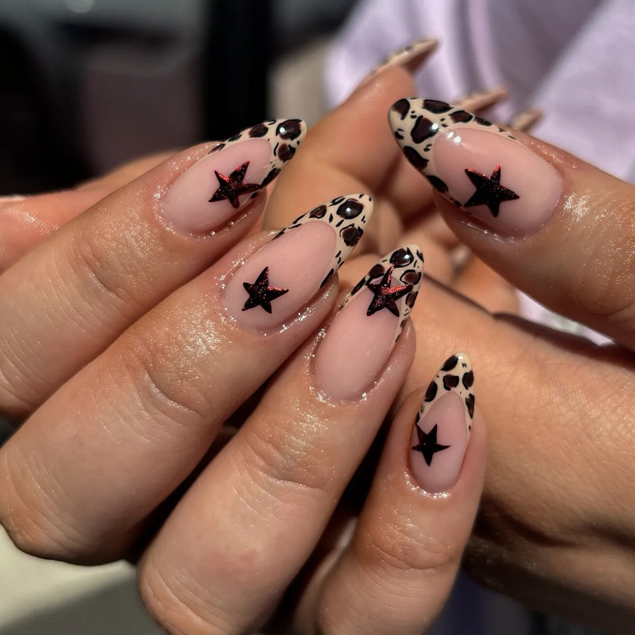 Faux ongles press-on noirs design artistique – Motifs graphiques, effet 3D, style audacieux