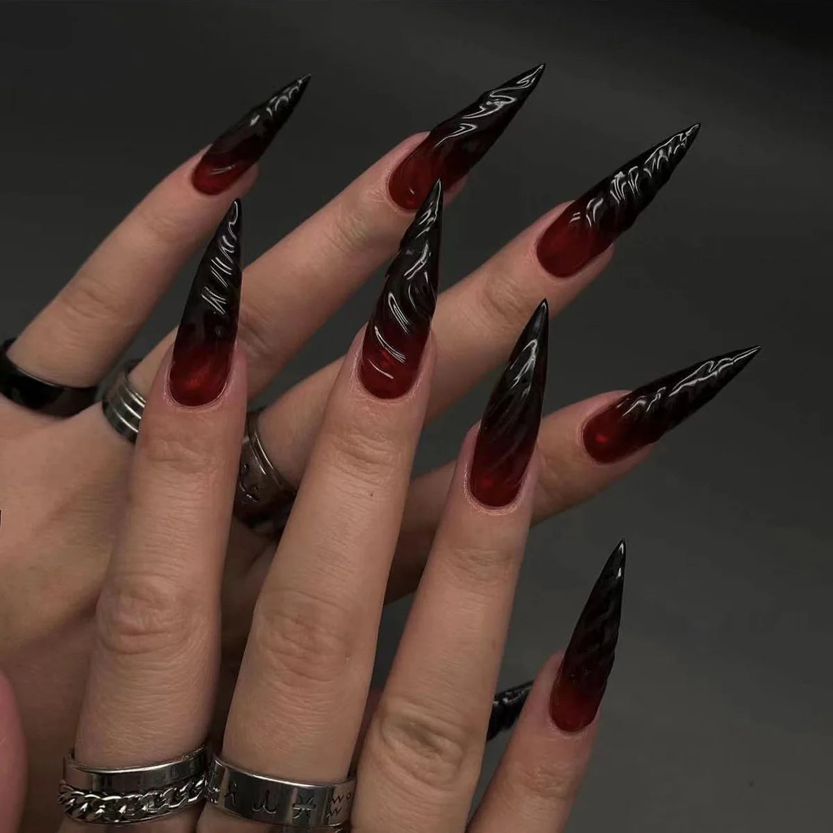 Faux ongles press-on noirs design artistique – Motifs graphiques, effet 3D, style audacieux