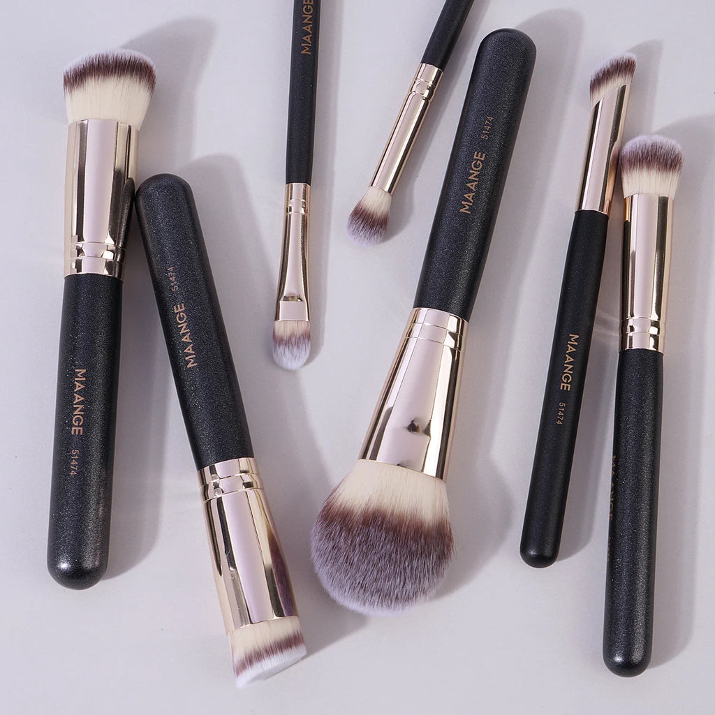 Set de 7 pinceaux maquillage MAANGE – Fond de teint, poudre, blush & correcteur