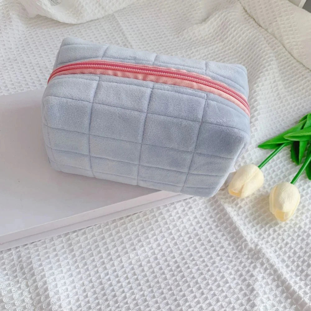 Trousse de maquillage douce et compacte – Pochette cosmétique en tissu peluche, idéale voyage