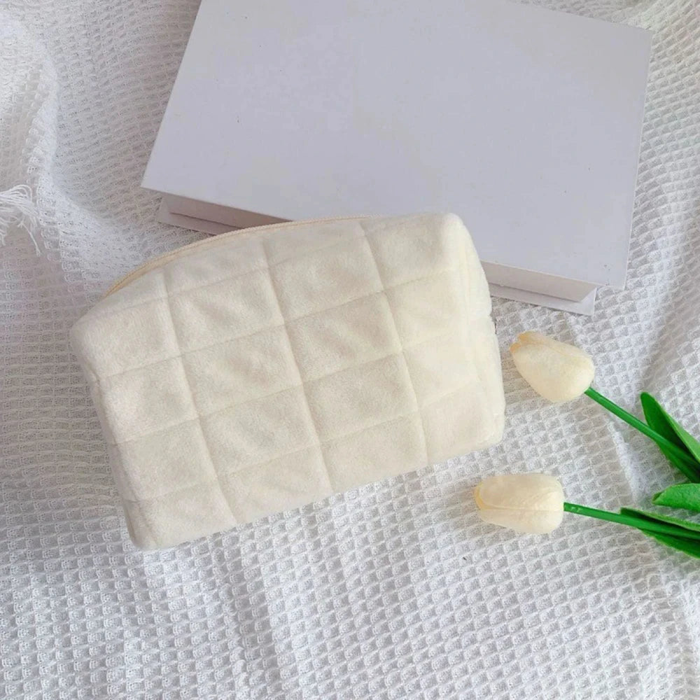 Trousse de maquillage douce et compacte – Pochette cosmétique en tissu peluche, idéale voyage