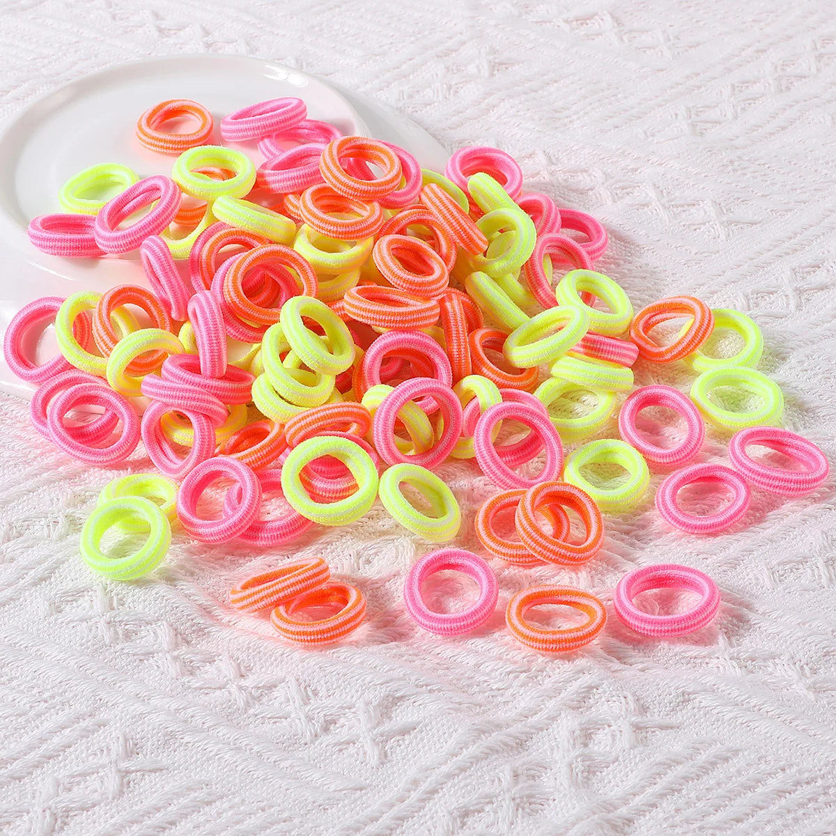 Élastiques cheveux colorés – Lot de 100 mini chouchous nylon – Attaches cheveux sans métal pour filles et enfants