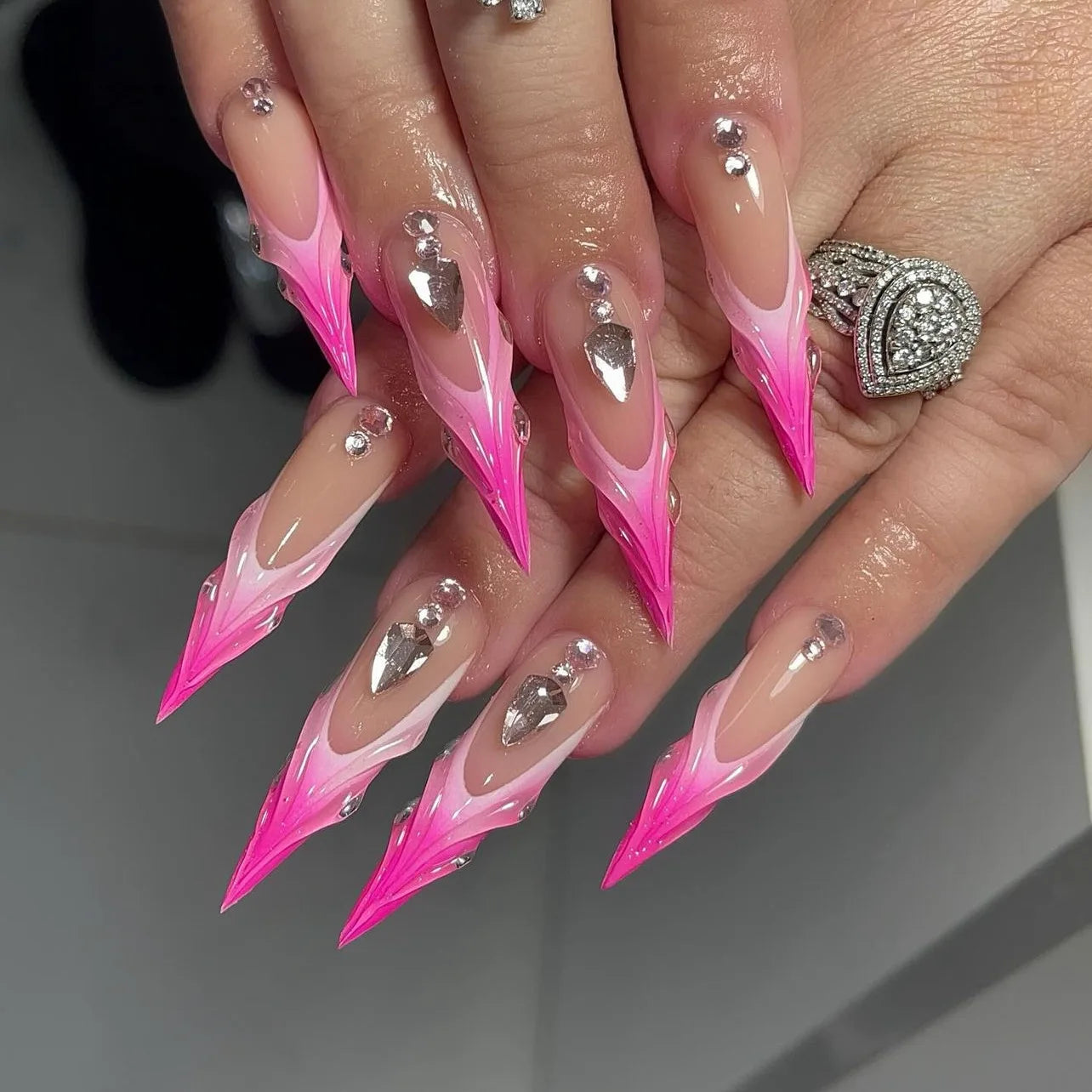 Faux ongles press-on noirs design artistique – Motifs graphiques, effet 3D, style audacieux