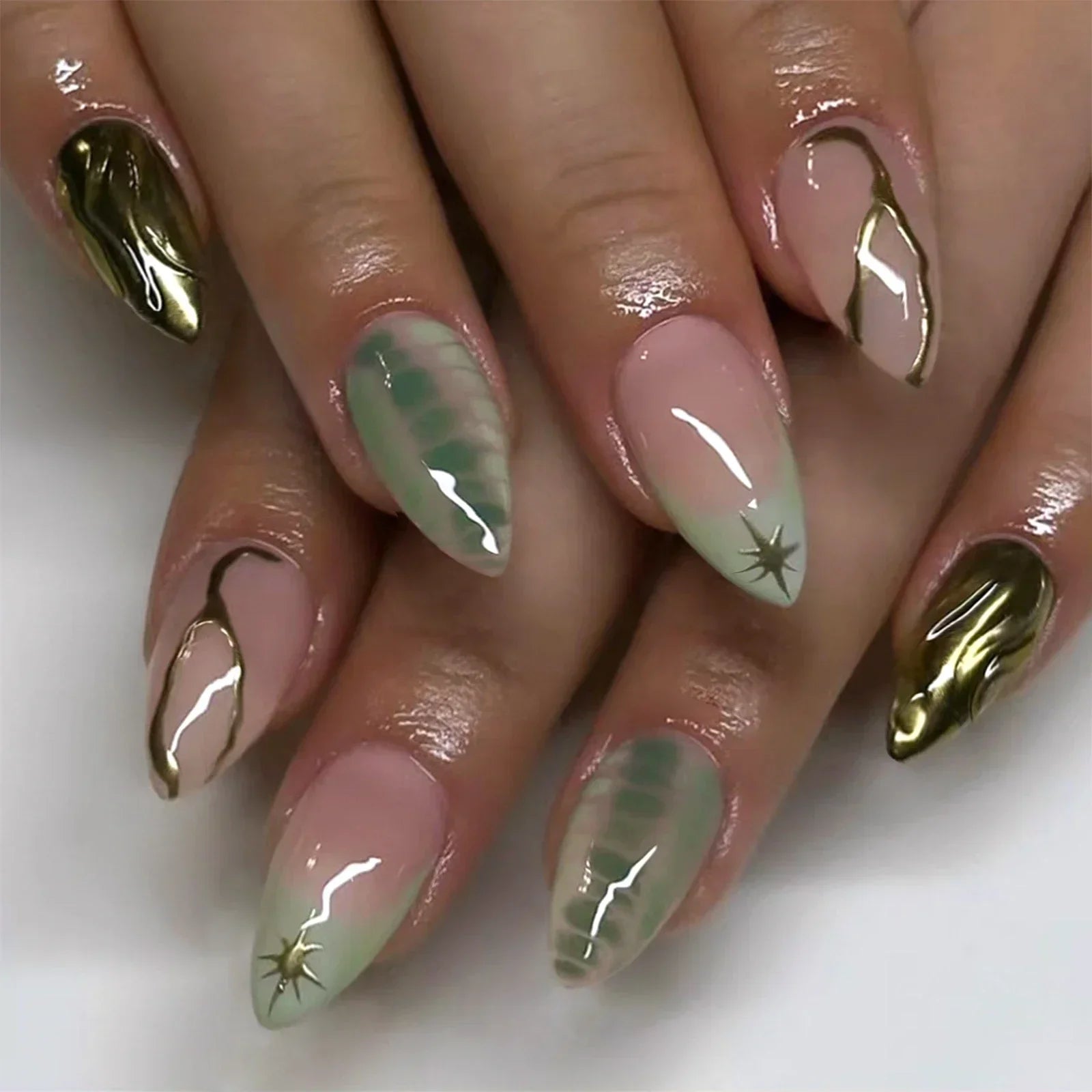 Faux ongles press-on décorés – Strass, nœuds & designs argentés – 24 pièces
