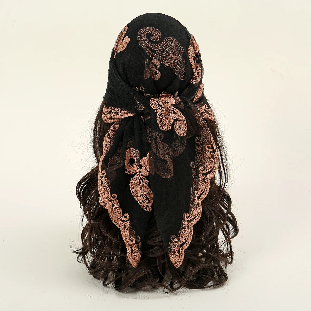 Foulard bandana carré en dentelle paisley – Écharpe légère et élégante femme