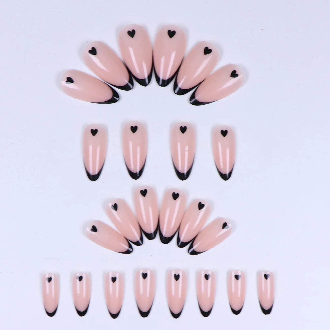 Faux ongles press-on amande décor cœur – Blanc & coloris variés – 24 pièces