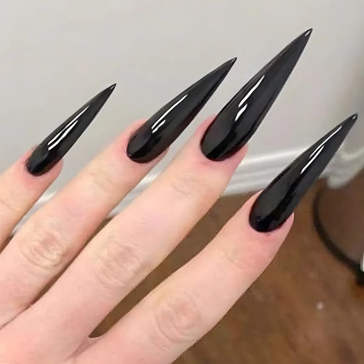 Faux ongles press-on noirs design artistique – Motifs graphiques, effet 3D, style audacieux