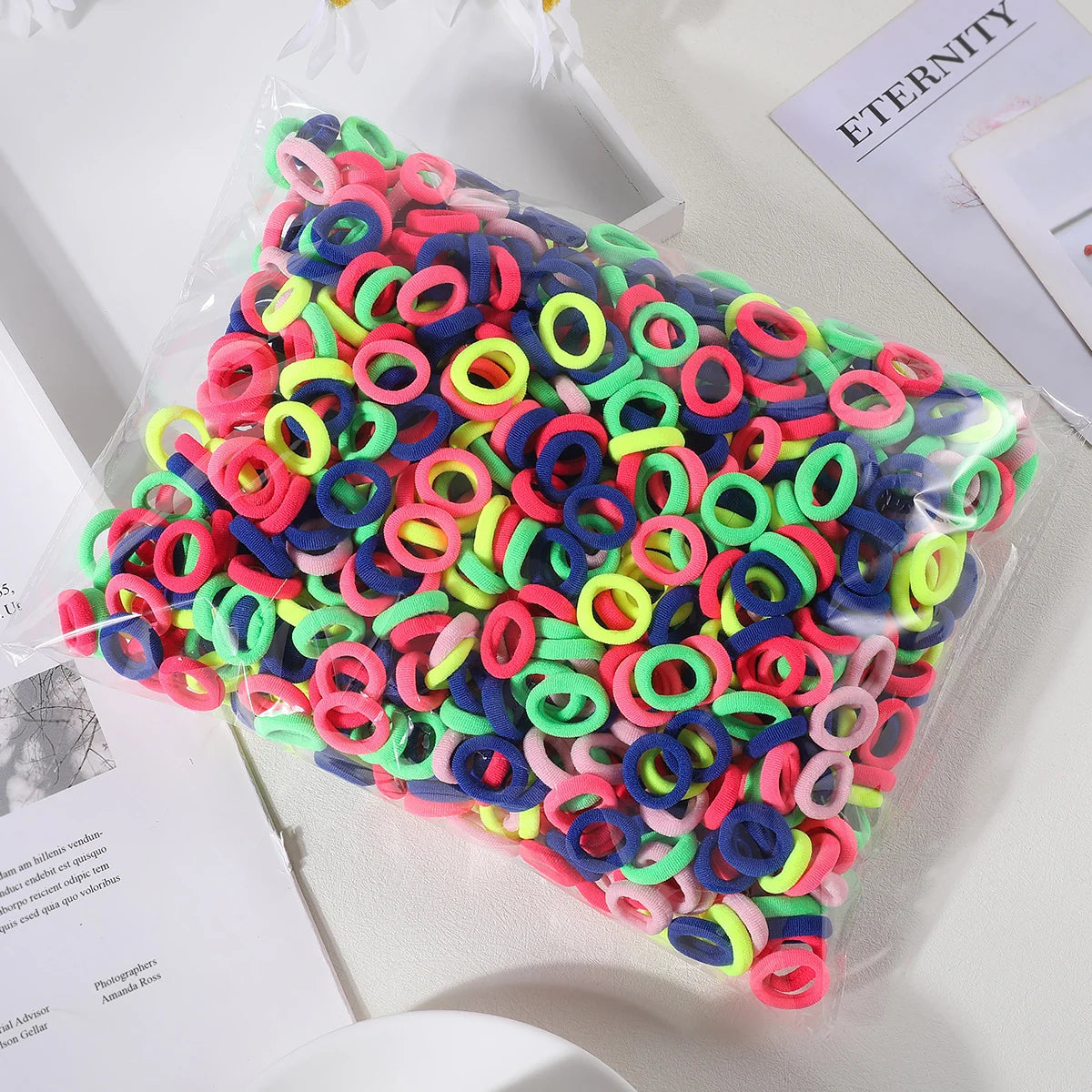 Élastiques cheveux colorés – Lot de 100 mini chouchous nylon – Attaches cheveux sans métal pour filles et enfants