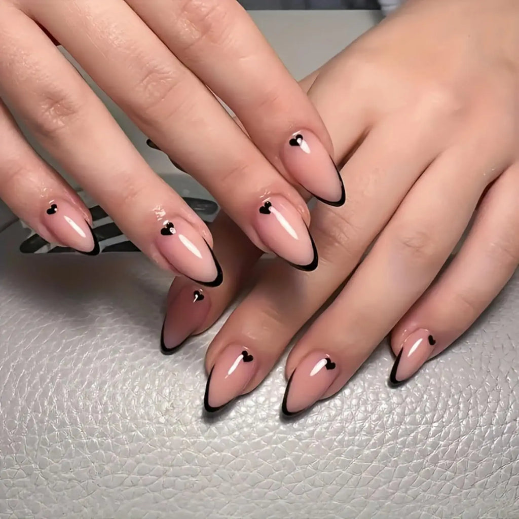 Faux ongles press-on amande décor cœur – Blanc & coloris variés – 24 pièces