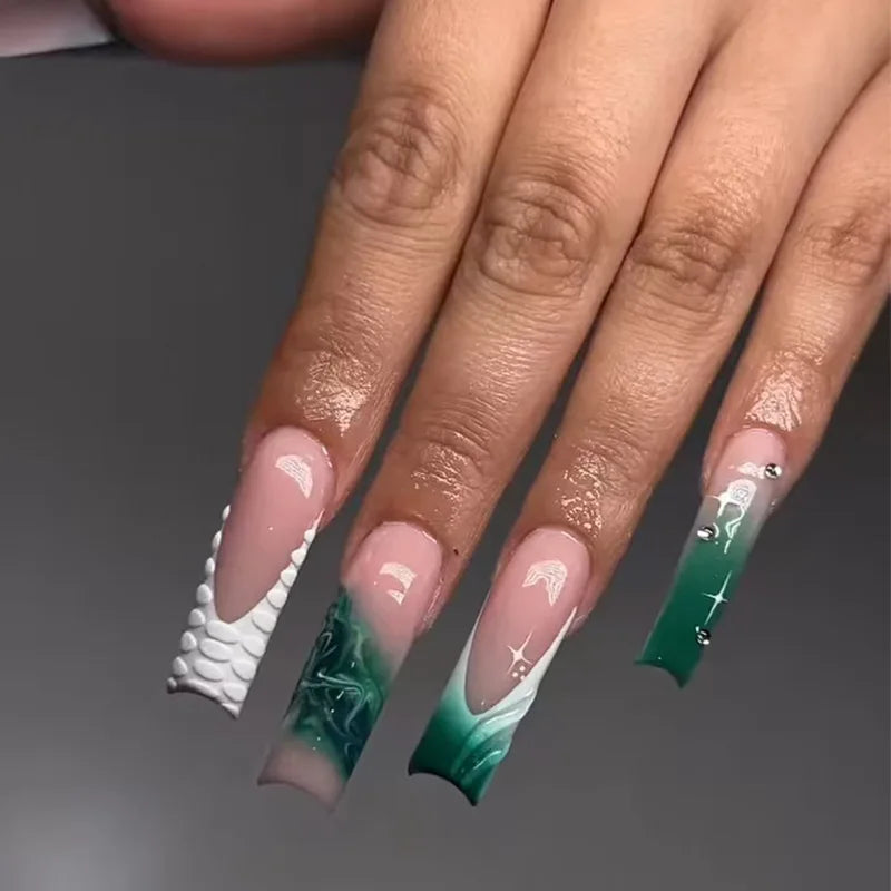 Faux ongles press-on design fantaisie – Effet French, motifs 3D, plusieurs styles