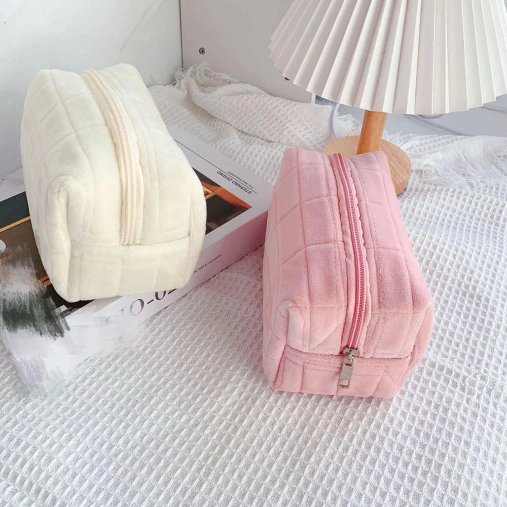 Trousse de maquillage douce et compacte – Pochette cosmétique en tissu peluche, idéale voyage