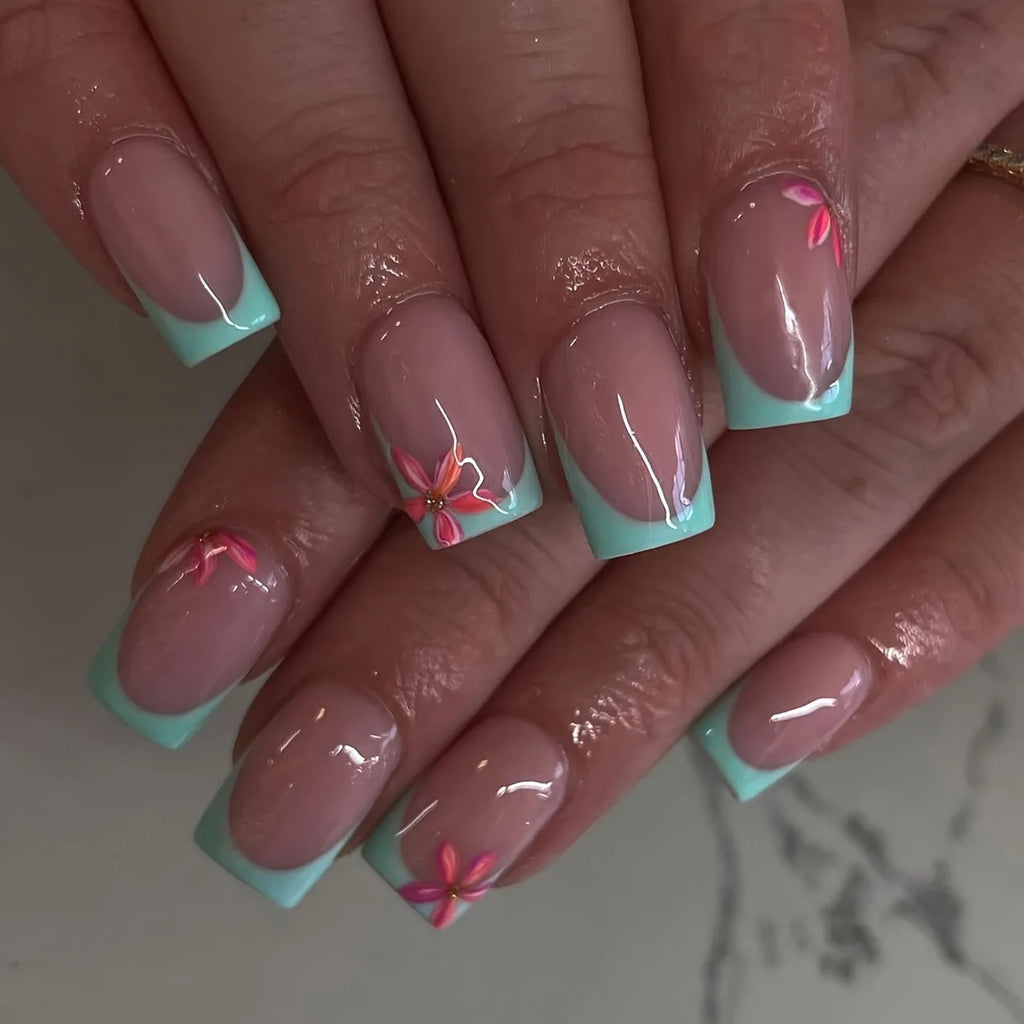 Faux ongles press-on rose effet French – Motif fleurs, plusieurs coloris