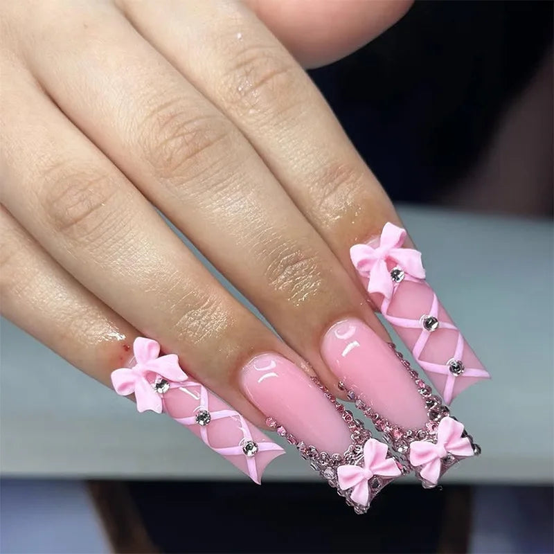 Faux ongles press-on design fantaisie – Effet French, motifs 3D, plusieurs styles
