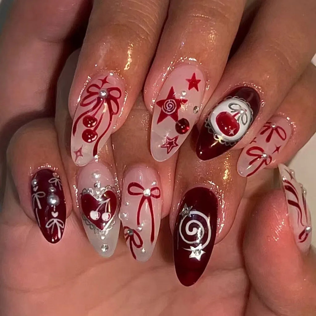 Faux ongles press-on décorés – Strass, nœuds & designs argentés – 24 pièces